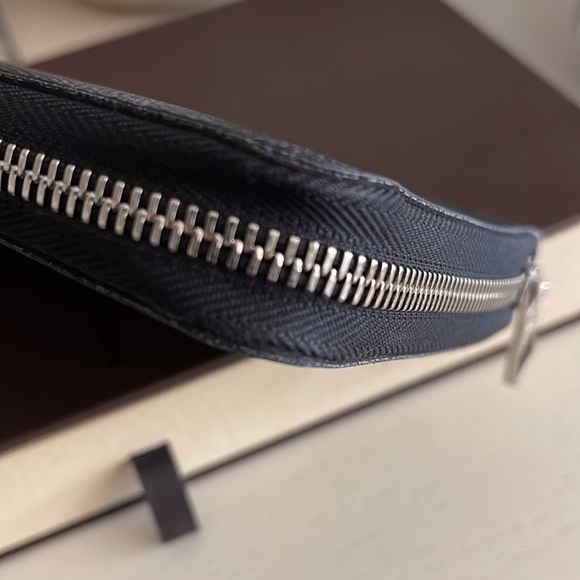 Louis Vuitton Zippy Organizer - Picture 9 of 12